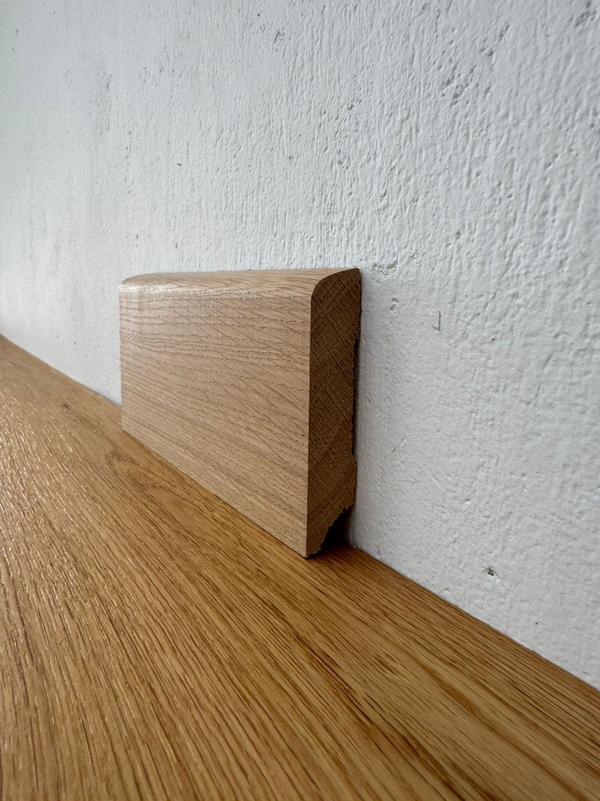 Плинтус массив Дуб прямой без покрытия 75х17мм